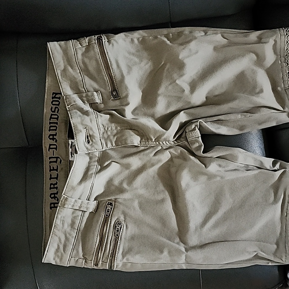 Harley Davidson khaki skinny jeans. Stretchy & comfort. Worn twice. Like new.